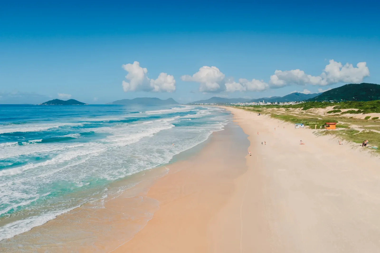 Foto de uma praia do Bairro Rio Tavares, Florianópolis SC