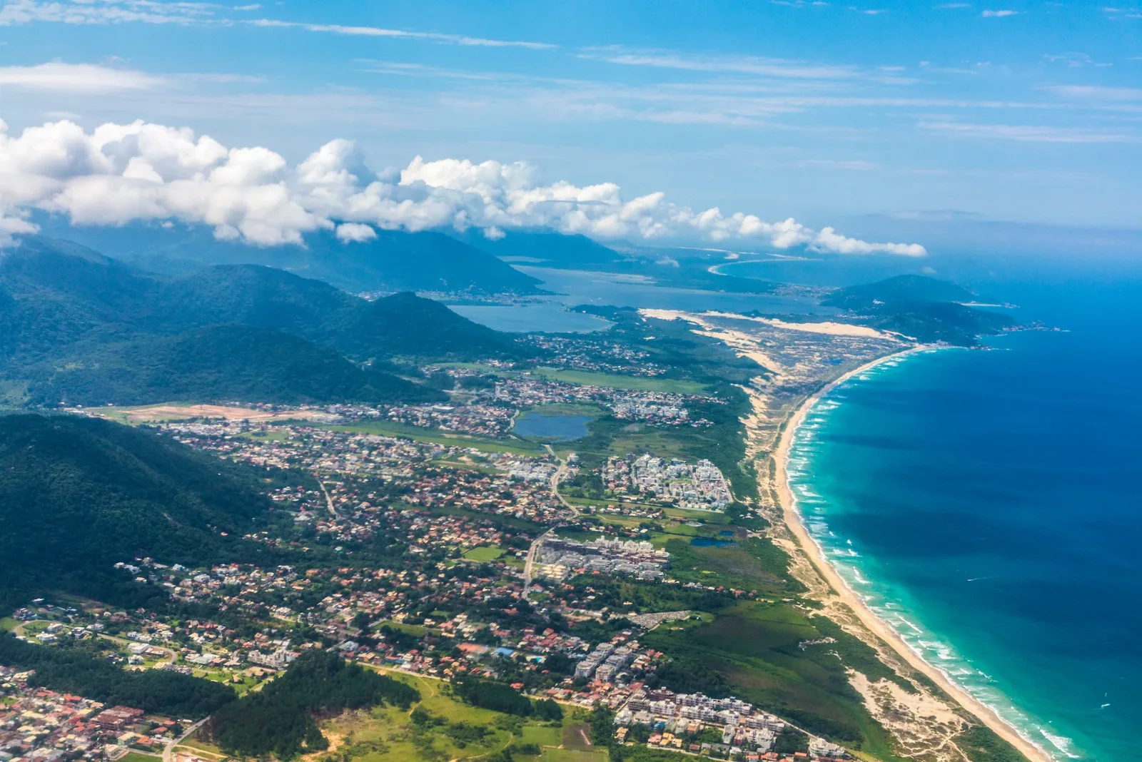 Visão do sul da ilha da magia representando o desenvolvimento tecnológico em Florianópolis
