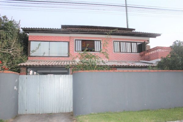 Casa à venda com 135m², 4 quartos, 1 suíte, 3 vagas no bairro Campeche em Florianópolis