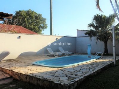 Casa à venda com 135m², 4 quartos, 1 suíte, 3 vagas no bairro Campeche em Florianópolis - Foto 4
