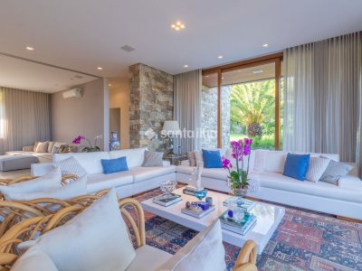 Casa à venda com 750m², 3 quartos, 3 suítes, 3 vagas no bairro Lagoa da Conceição em Florianópolis - Foto 10