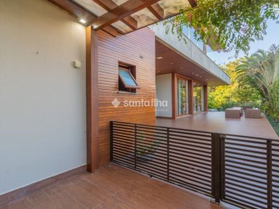 Casa à venda com 750m², 3 quartos, 3 suítes, 3 vagas no bairro Lagoa da Conceição em Florianópolis - Foto 38