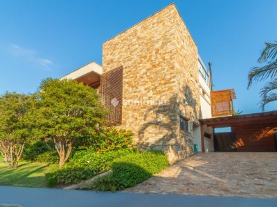 Casa à venda com 750m², 3 quartos, 3 suítes, 3 vagas no bairro Lagoa da Conceição em Florianópolis - Foto 42