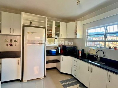 Casa à venda com 110m², 3 quartos, 1 suíte, 1 vaga no bairro Rio Tavares em Florianópolis - Foto 9