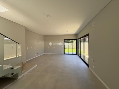 Casa à venda com 208m², 4 quartos, 3 suítes, 1 vaga no bairro Campeche em Florianópolis - Foto 4