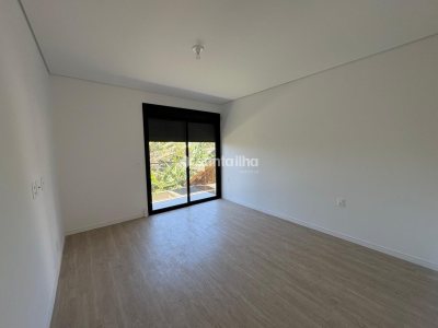 Casa à venda com 208m², 4 quartos, 3 suítes, 1 vaga no bairro Campeche em Florianópolis - Foto 21