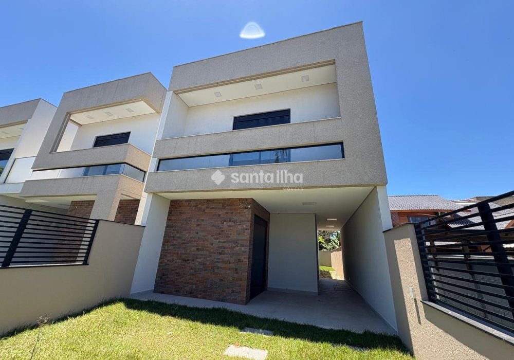 Casa à venda com 208m², 4 quartos, 3 suítes, 1 vaga no bairro Campeche em Florianópolis - Foto 1