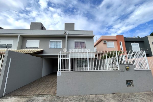 Casa para alugar com 133m², 3 quartos, 1 suíte, 2 vagas no bairro Campeche Central em Florianópolis
