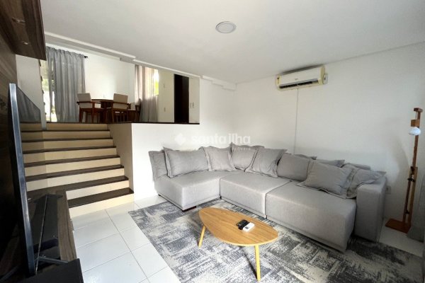 Casa para alugar com 133m², 3 quartos, 1 suíte, 2 vagas no bairro Campeche Central em Florianópolis