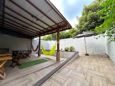 Casa para alugar com 133m², 3 quartos, 1 suíte, 2 vagas no bairro Campeche Central em Florianópolis - Foto 27