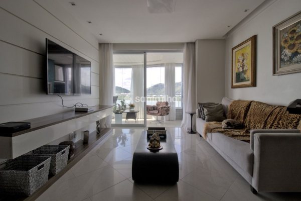 Apartamento à venda com 150m², 4 quartos, 3 suítes, 2 vagas no bairro João Paulo em Florianópolis