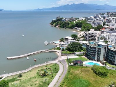 Apartamento à venda com 299m², 4 quartos, 4 suítes, 3 vagas no bairro Coqueiros em Florianópolis - Foto 2