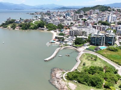 Apartamento à venda com 299m², 4 quartos, 4 suítes, 3 vagas no bairro Coqueiros em Florianópolis - Foto 3