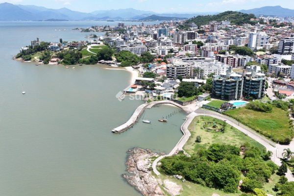 Apartamento à venda com 299m², 4 quartos, 4 suítes, 3 vagas no bairro Coqueiros em Florianópolis