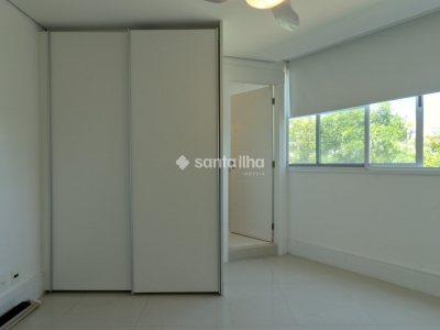 Apartamento à venda com 299m², 4 quartos, 4 suítes, 3 vagas no bairro Coqueiros em Florianópolis - Foto 46