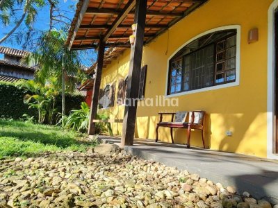 Casa à venda com 180m², 3 quartos, 1 suíte, 5 vagas no bairro Campeche em Florianópolis - Foto 2