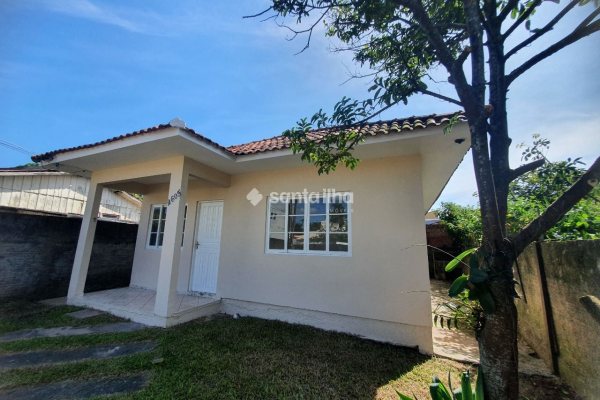 Casa à venda com 64m², 3 quartos, 1 vaga no bairro Tapera em Florianópolis