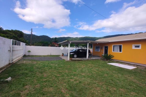 Casa à venda com 105m², 3 quartos, 1 suíte, 4 vagas no bairro Ribeirão da Ilha em Florianópolis