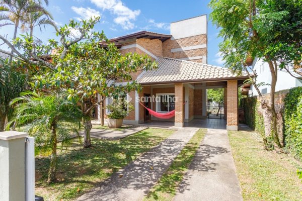 Casa em Condomínio à venda com 168m², 3 quartos, 1 suíte, 2 vagas no bairro Morro das Pedras em Florianópolis