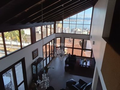 Casa à venda com 269m², 3 quartos, 3 suítes, 8 vagas no bairro Centro em Florianópolis - Foto 8