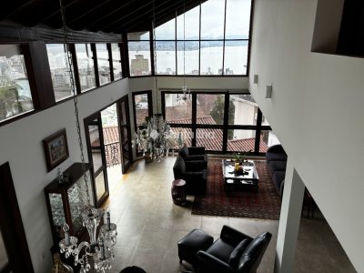 Casa à venda com 269m², 3 quartos, 3 suítes, 8 vagas no bairro Centro em Florianópolis - Foto 7
