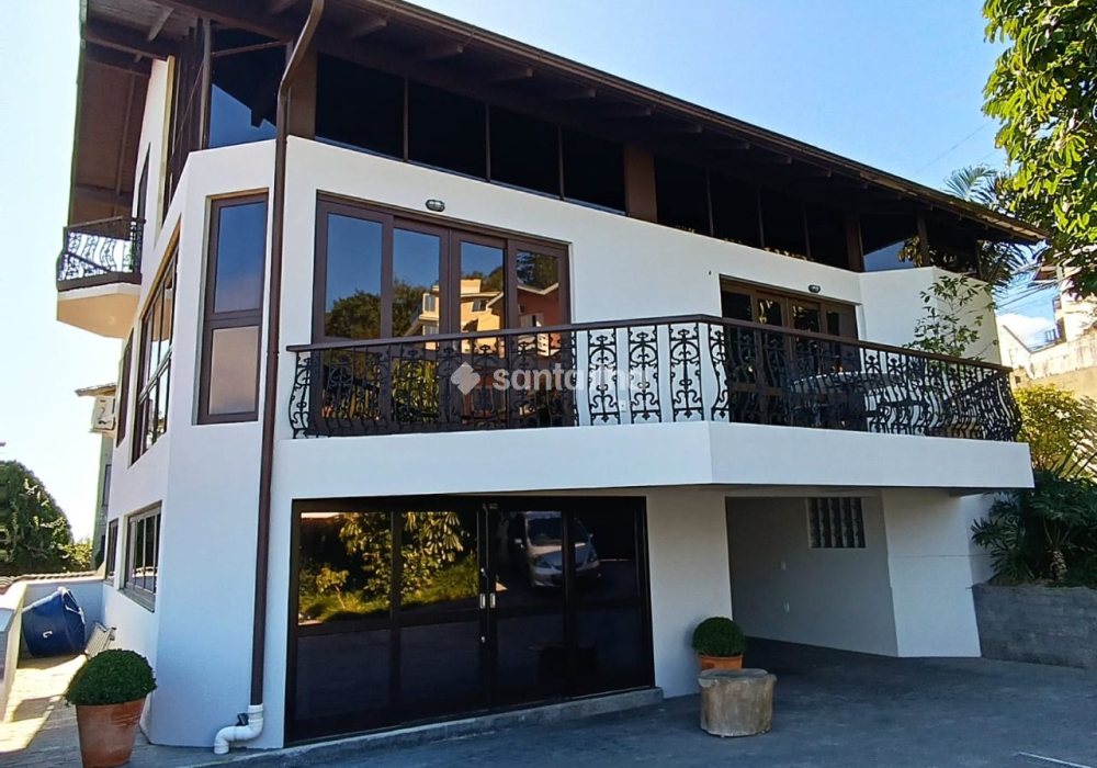 Casa à venda com 269m², 3 quartos, 3 suítes, 8 vagas no bairro Centro em Florianópolis - Foto 1
