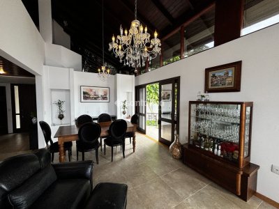 Casa à venda com 269m², 3 quartos, 3 suítes, 8 vagas no bairro Centro em Florianópolis - Foto 12