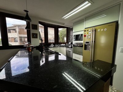 Casa à venda com 269m², 3 quartos, 3 suítes, 8 vagas no bairro Centro em Florianópolis - Foto 19