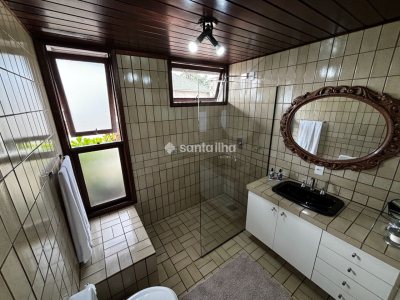 Casa à venda com 269m², 3 quartos, 3 suítes, 8 vagas no bairro Centro em Florianópolis - Foto 30