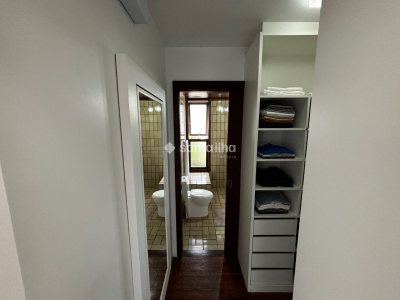 Casa à venda com 269m², 3 quartos, 3 suítes, 8 vagas no bairro Centro em Florianópolis - Foto 31