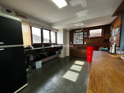 Casa à venda com 269m², 3 quartos, 3 suítes, 8 vagas no bairro Centro em Florianópolis - Foto 44