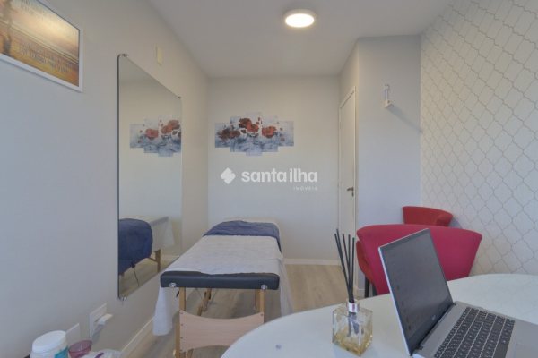 Sala/Conjunto à venda com 61m², 1 vaga no bairro Centro em Florianópolis