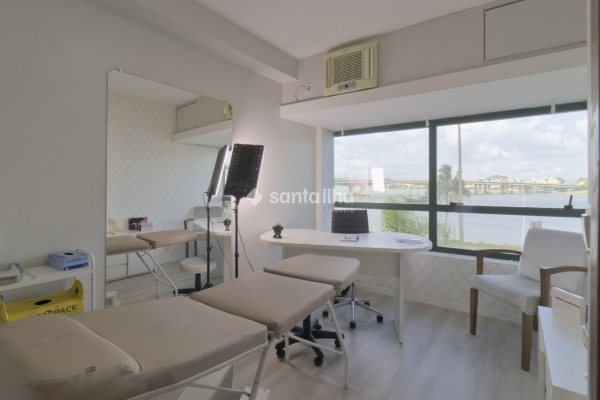 Sala/Conjunto à venda com 61m², 1 vaga no bairro Centro em Florianópolis