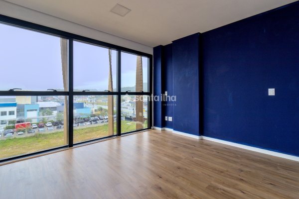 Sala/Conjunto à venda com 28m², 1 vaga no bairro Campeche em Florianópolis
