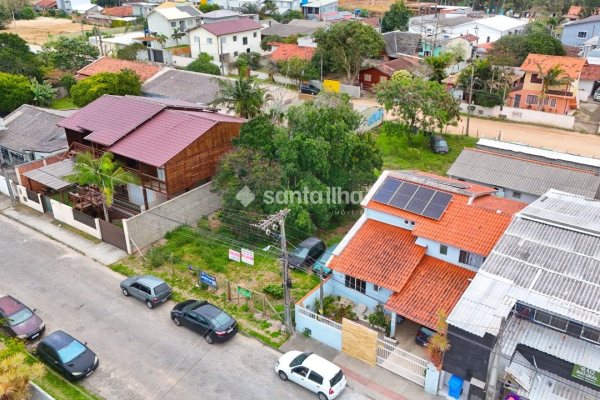 Terreno à venda com 600m², 1 vaga no bairro Morro das Pedras em Florianópolis