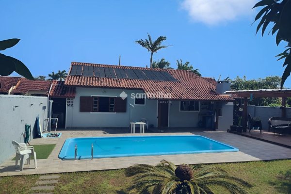 Casa à venda com 150m², 3 quartos, 2 suítes, 3 vagas no bairro Campeche em Florianópolis