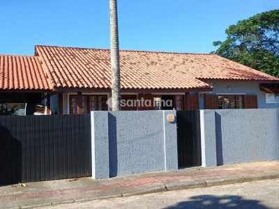 Casa à venda com 150m², 3 quartos, 2 suítes, 3 vagas no bairro Campeche em Florianópolis - Foto 2