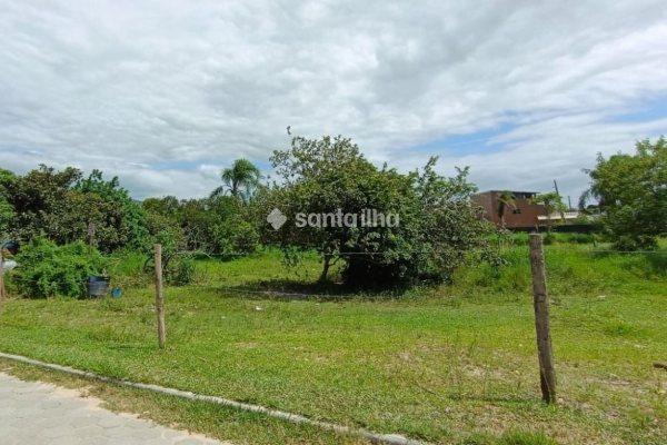Terreno à venda com 2.600m², 1 vaga no bairro Morro das Pedras em Florianópolis