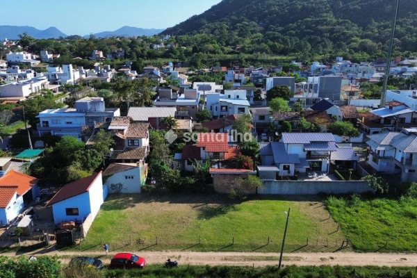 Terreno à venda com 500m² no bairro Rio Tavares em Florianópolis
