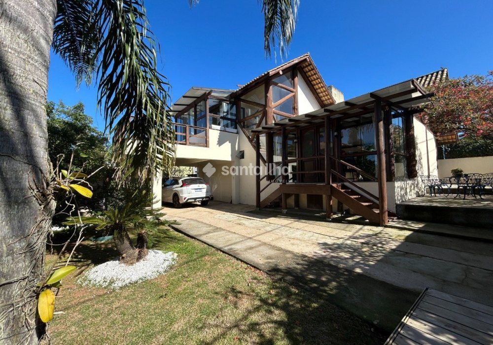 Casa à venda com 224m², 3 quartos, 3 suítes, 3 vagas no bairro Rio Tavares em Florianópolis - Foto 1