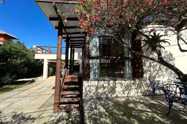 Casa à venda com 224m², 3 quartos, 3 suítes, 3 vagas no bairro Rio Tavares em Florianópolis