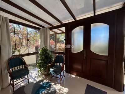 Casa à venda com 224m², 3 quartos, 3 suítes, 3 vagas no bairro Rio Tavares em Florianópolis - Foto 4