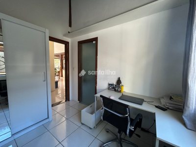 Casa à venda com 224m², 3 quartos, 3 suítes, 3 vagas no bairro Rio Tavares em Florianópolis - Foto 15