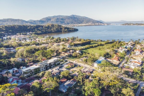Loft à venda com 33m², 1 quarto, 1 suíte, 1 vaga no bairro Lagoa da Conceição em Florianópolis
