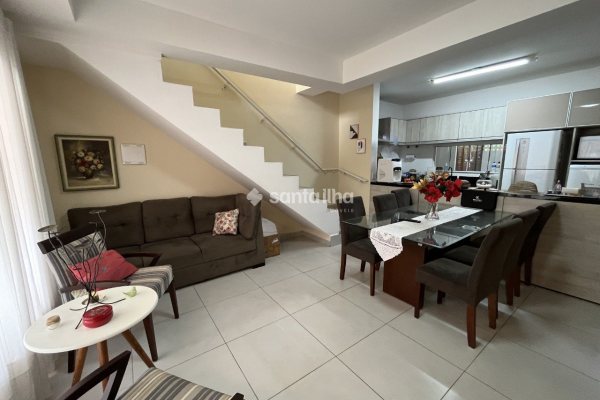 Casa para alugar com 120m², 3 quartos, 1 suíte, 2 vagas no bairro Rio Tavares em Florianópolis