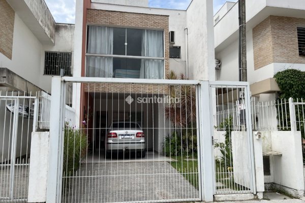 Casa para alugar com 120m², 3 quartos, 1 suíte, 2 vagas no bairro Rio Tavares em Florianópolis