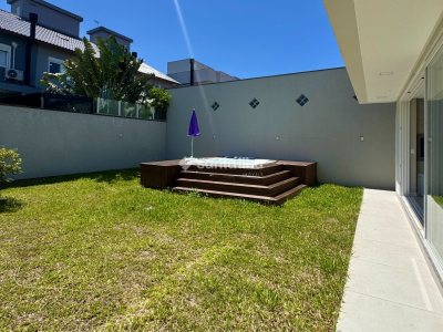 Casa à venda com 221m², 3 quartos, 3 suítes, 2 vagas no bairro Campeche em Florianópolis - Foto 18