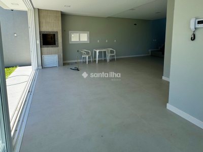 Casa à venda com 221m², 3 quartos, 3 suítes, 2 vagas no bairro Campeche em Florianópolis - Foto 8