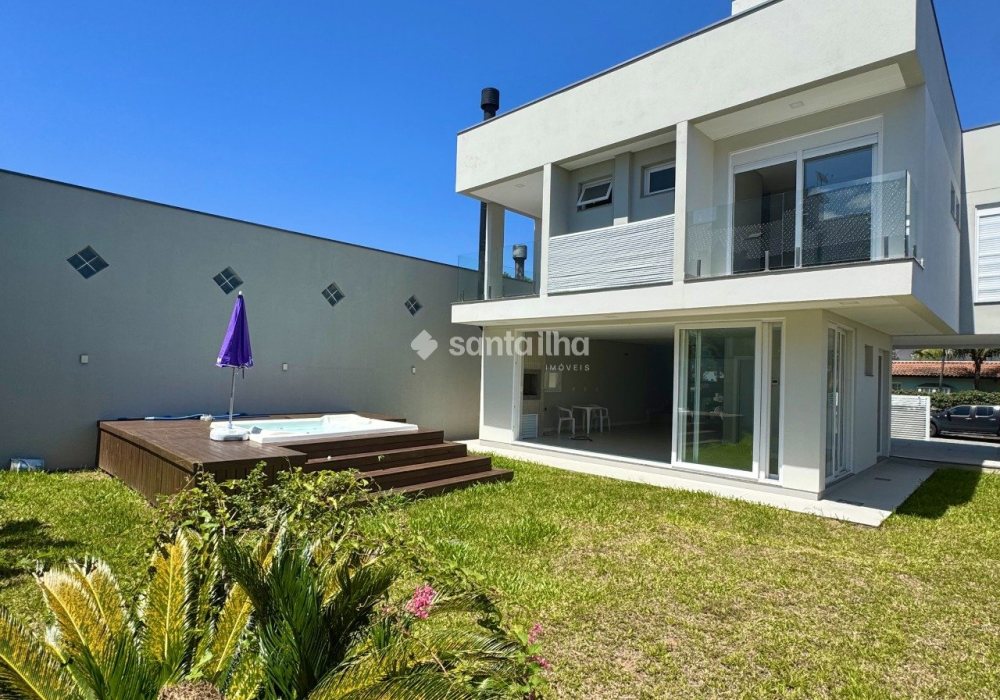 Casa à venda com 221m², 3 quartos, 3 suítes, 2 vagas no bairro Campeche em Florianópolis - Foto 1