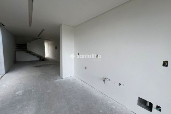 Casa à venda com 160m², 3 quartos, 1 suíte, 1 vaga no bairro Campeche em Florianópolis